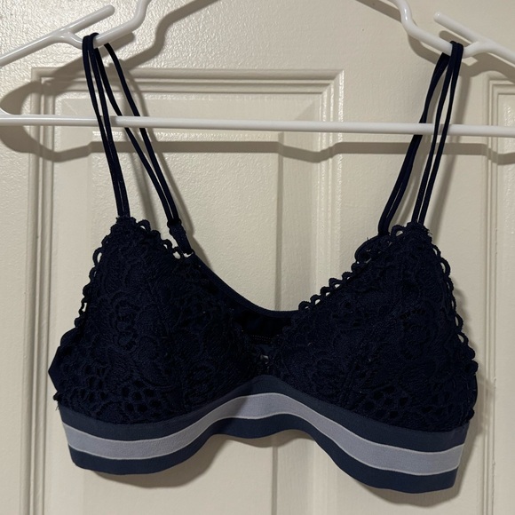 Aerie Bralette - Picture 1 of 3